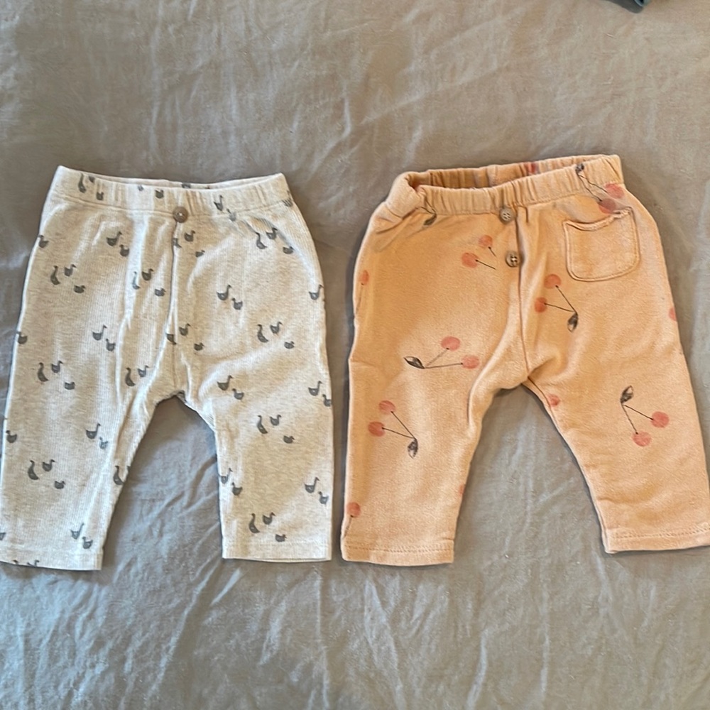 Two pairs kids Zara pants / size 1-3 months